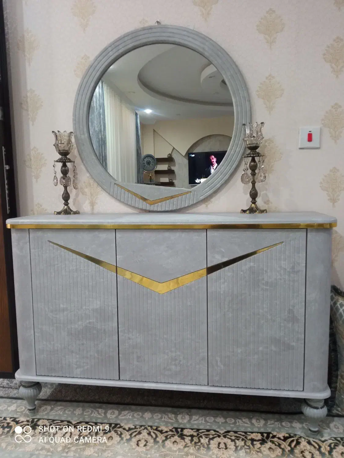 کنسولن نو تمیز بدون خش شش ماه استفاده شده|بوفه، ویترین، کنسول|جم, |دیوار