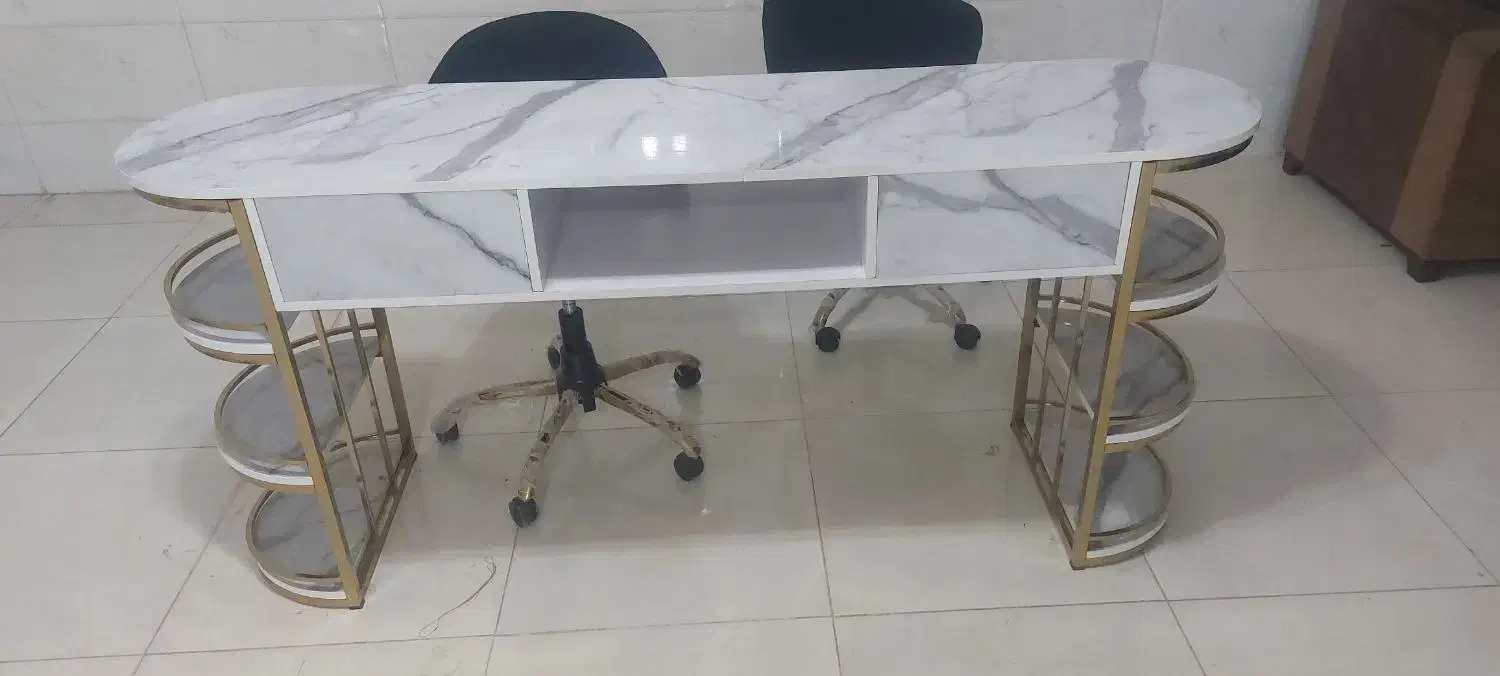 تجهیزات سالنی|آرایشگاه و سالن‌های زیبایی|لنجان, |دیوار