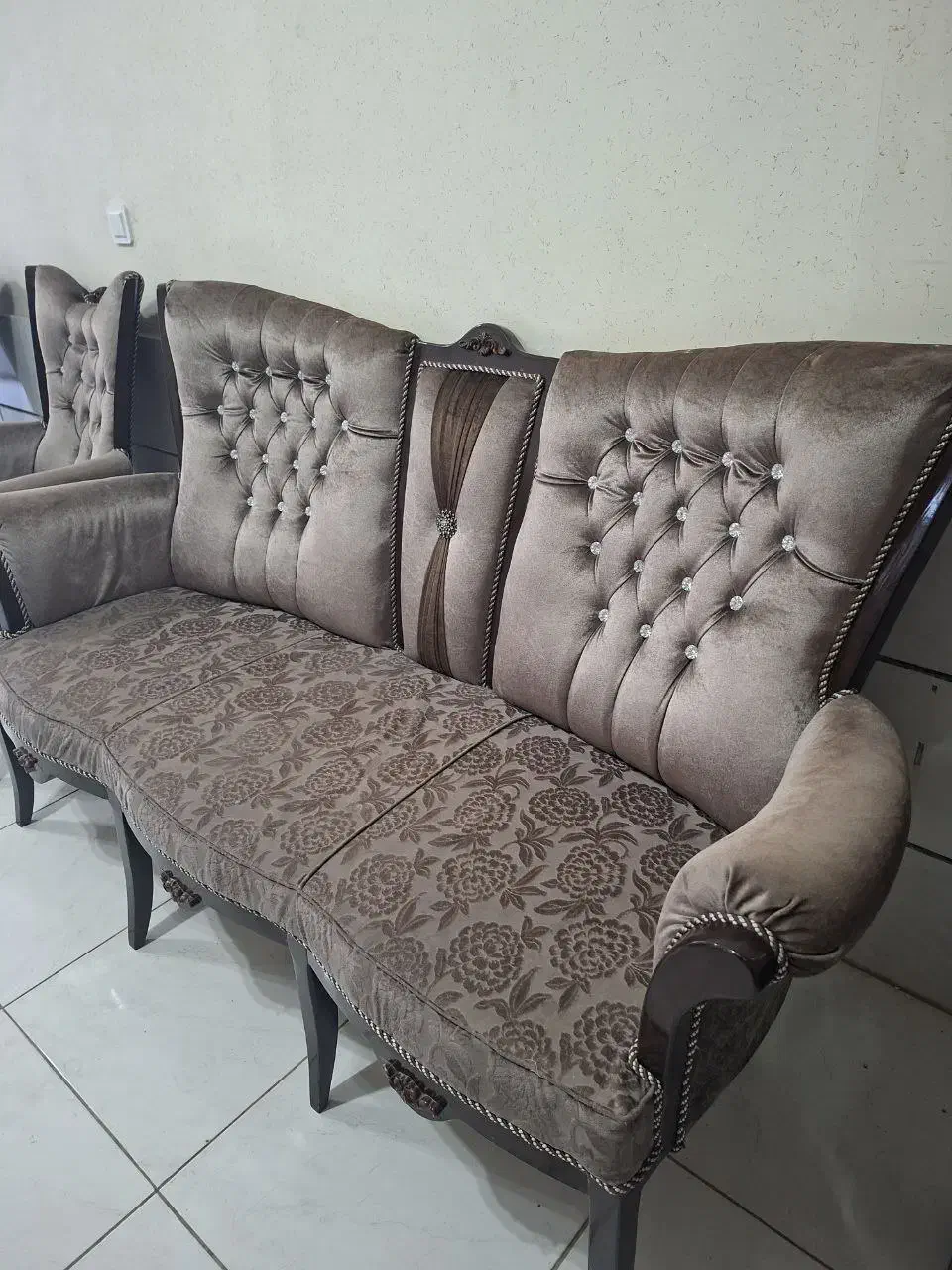 یک دست مبل تمیز کم کار|مبلمان خانگی و میز عسلی|شهرکرد, |دیوار