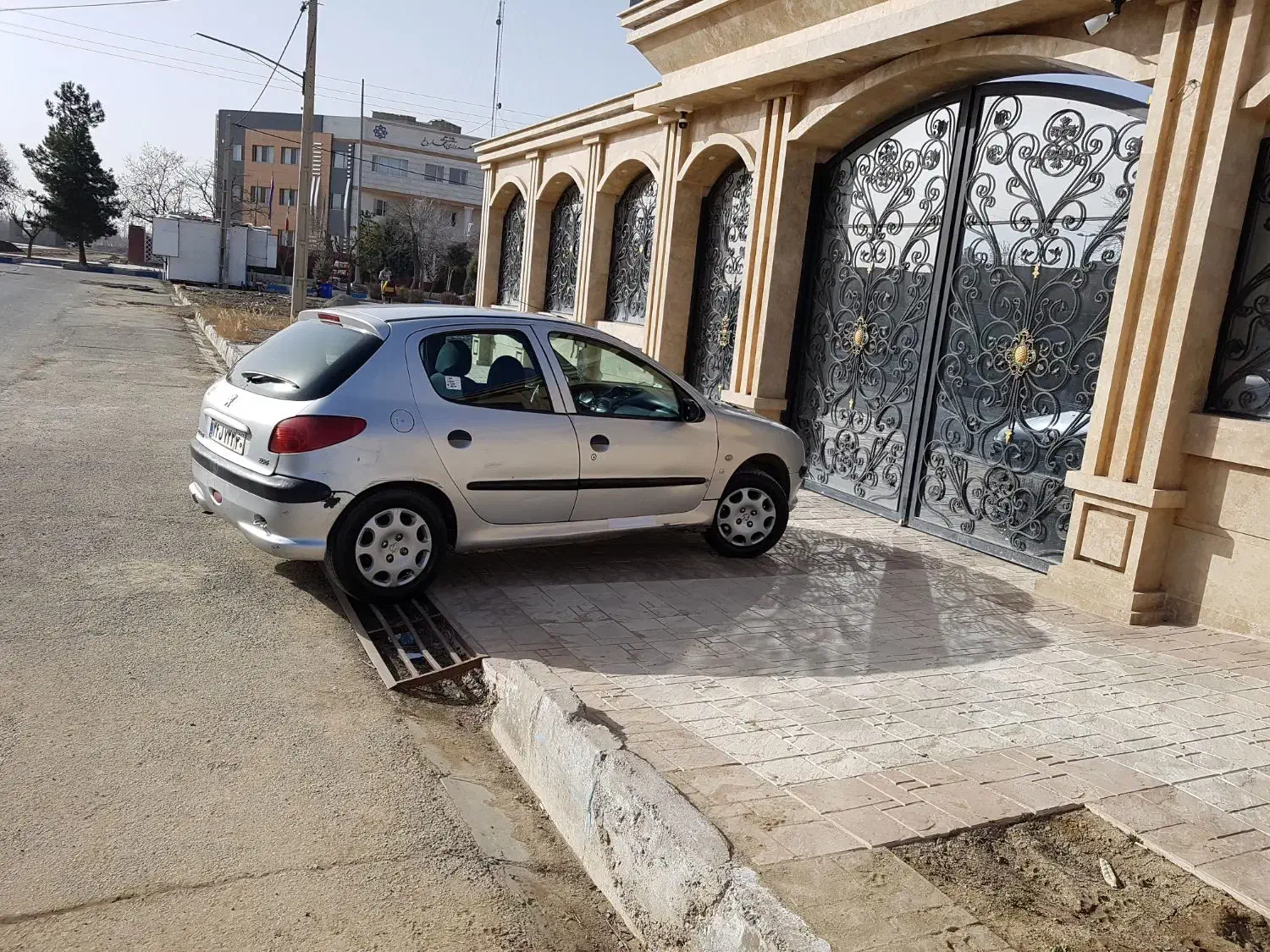 ۲۰۶ نقرای مدل ۸۳ سالم|خودرو سواری و وانت|چهارباغ, |دیوار