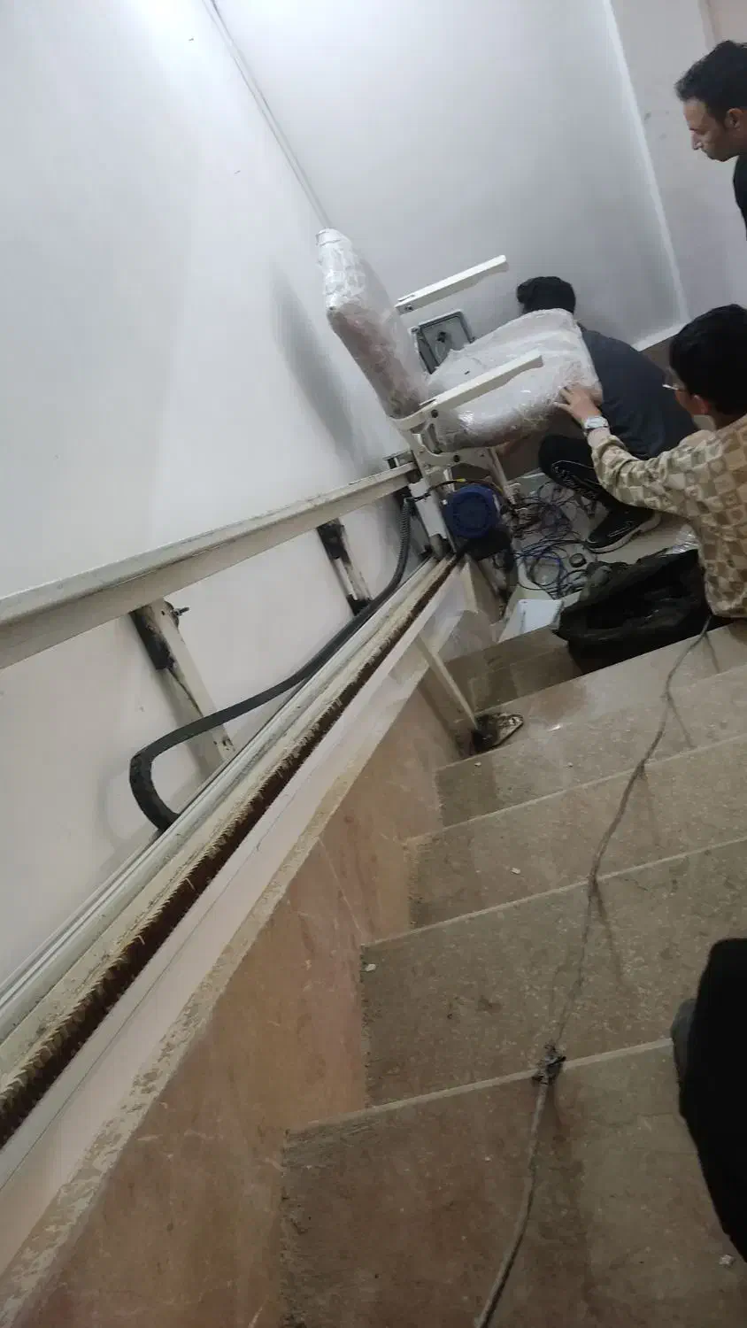 ساخت و نصب آسانسورپله ای وجوشکاری سیار|خدمات پیشه و مهارت|کاشمر, |دیوار