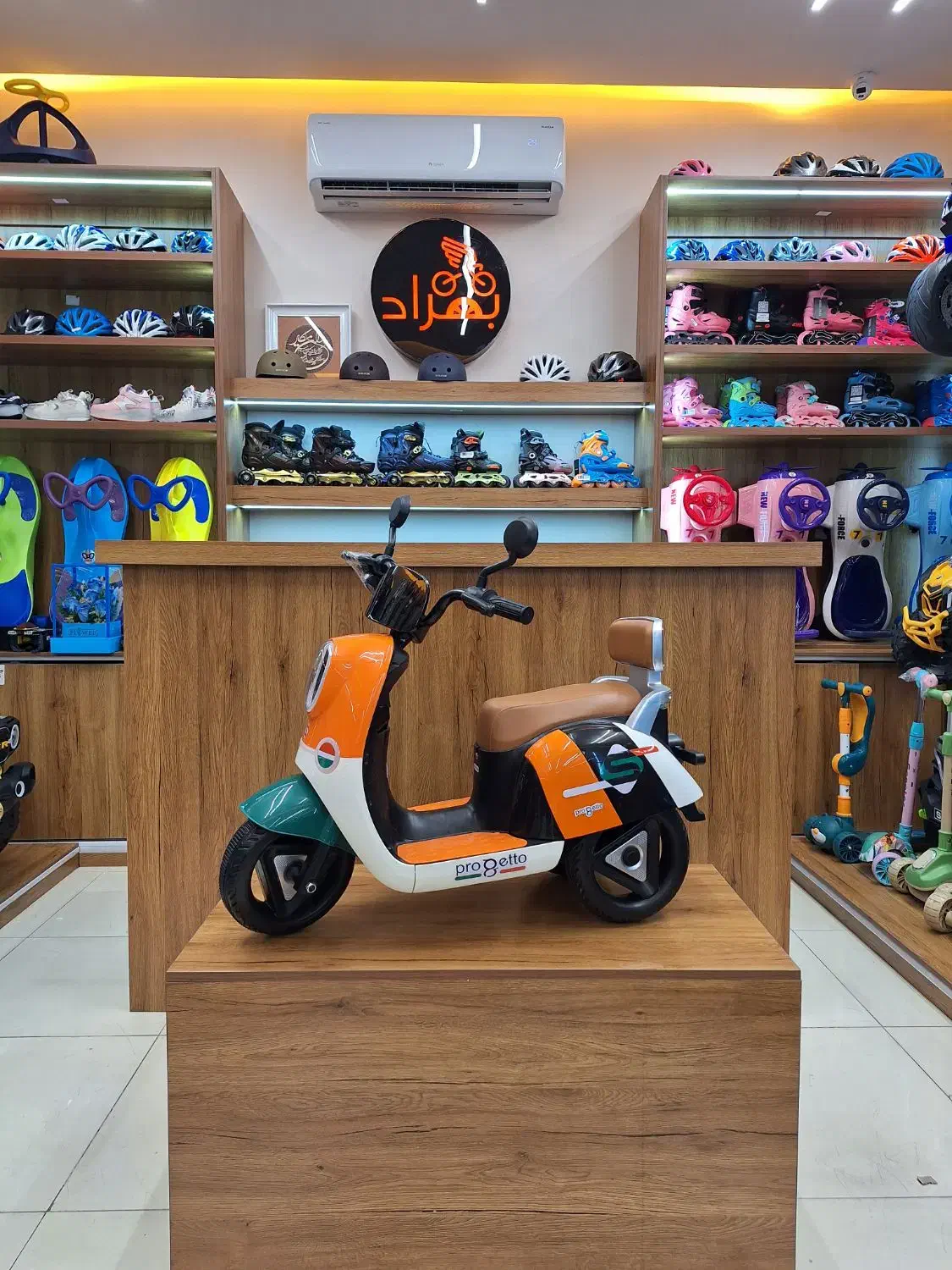 موتور شارژی ایتالیایی pro|اسباب‌بازی بچه|شیراز, شهرک ایثار|دیوار