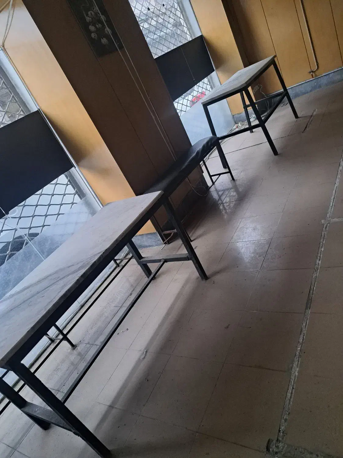 میز و نیمکت|کافیشاپ و رستوران|رشت, جانبازان|دیوار