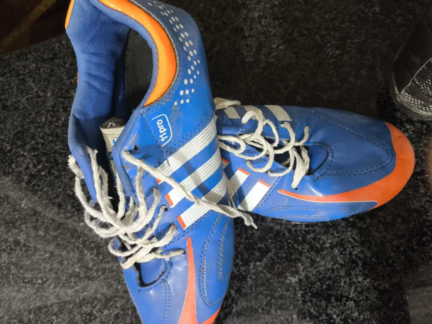 کفش سالنی وچمنی سایز 40.41|تجهیزات ورزشی|سردشت, |دیوار