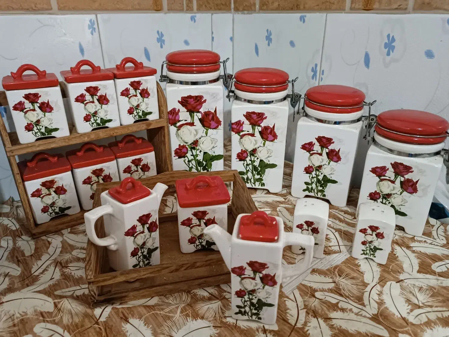 جا ادویه|آب‌چکان و نظم‌دهنده ظروف|لاهیجان, لیل|دیوار