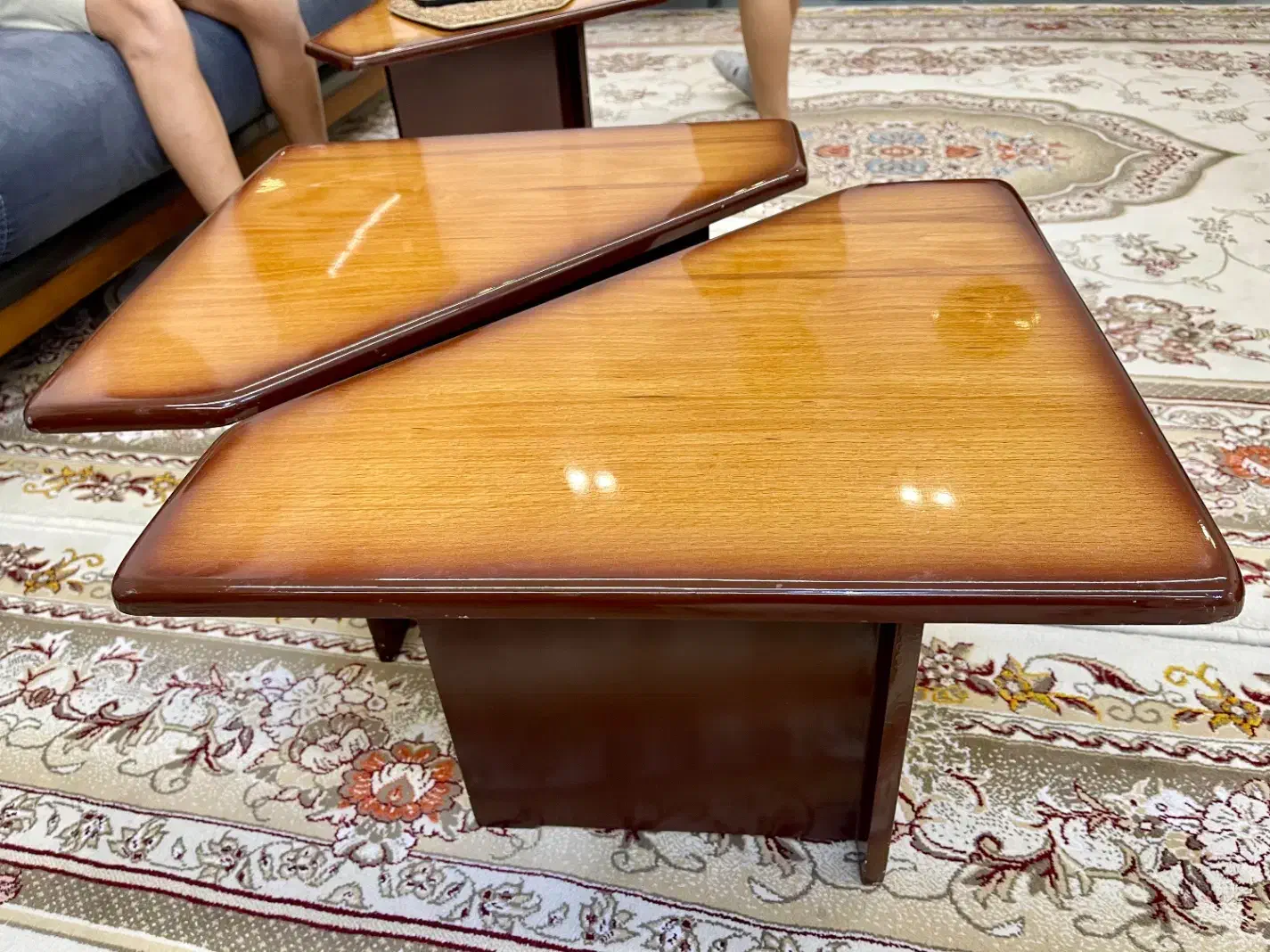 میز وسط و ۴ عدد گل میز|مبلمان خانگی و میز عسلی|شیراز, حافظیه|دیوار