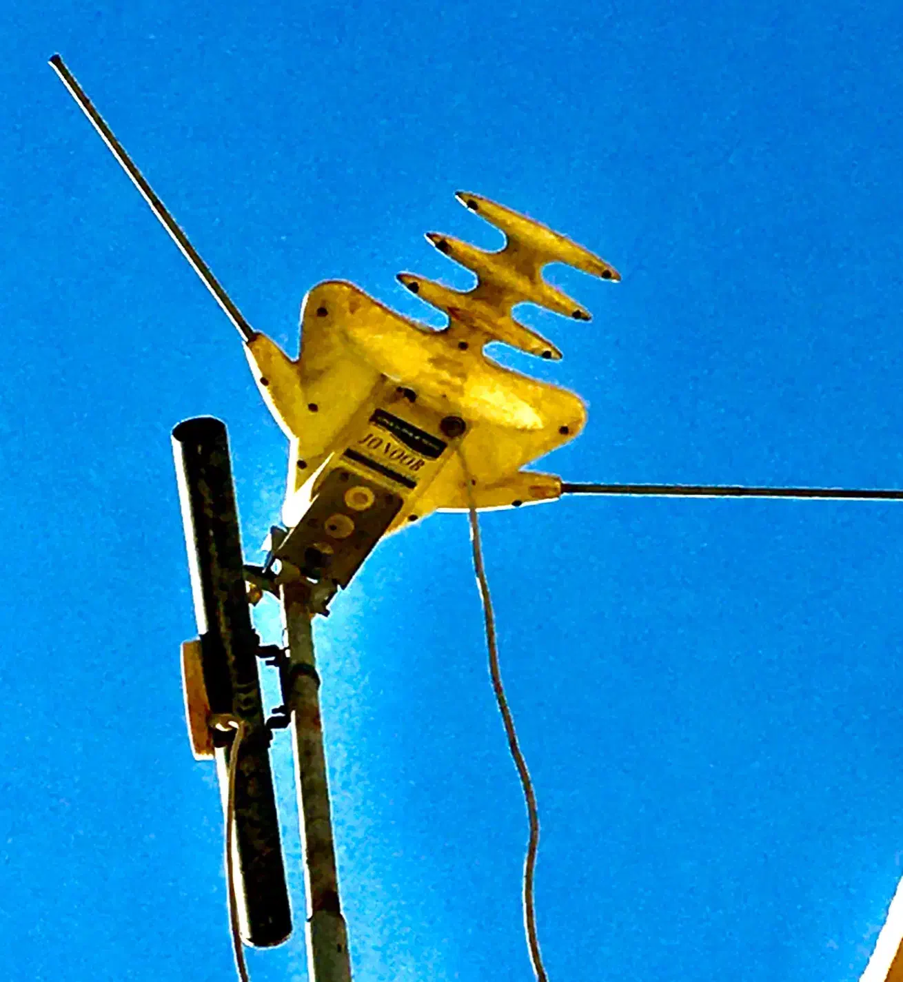 نصاب و نصب آنتن تلوزیون و گیرنده دیجیتال و برقکار|خدمات پیشه و مهارت|شاهینشهر, فردوسی|دیوار