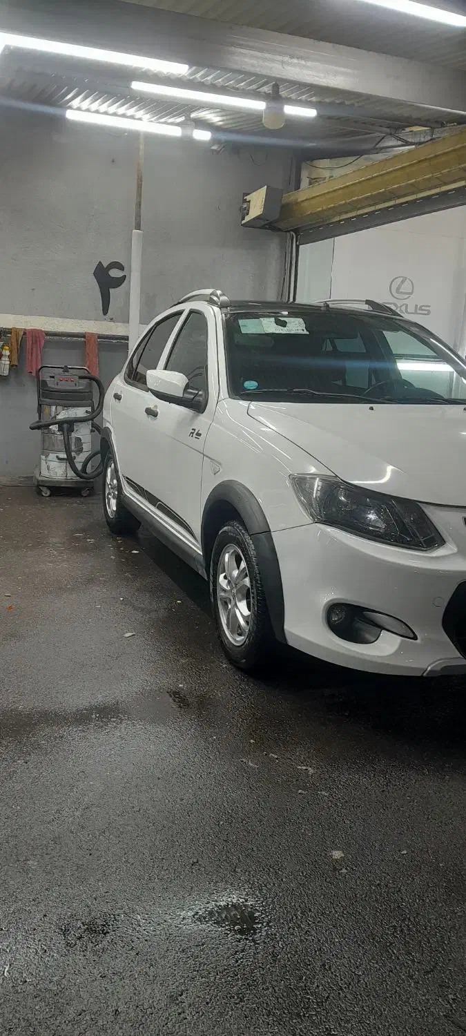 کوییک R سفید سقف مشکی ۱۴۰۱/۱۰|خودرو سواری و وانت|تهران, امیرآباد|دیوار