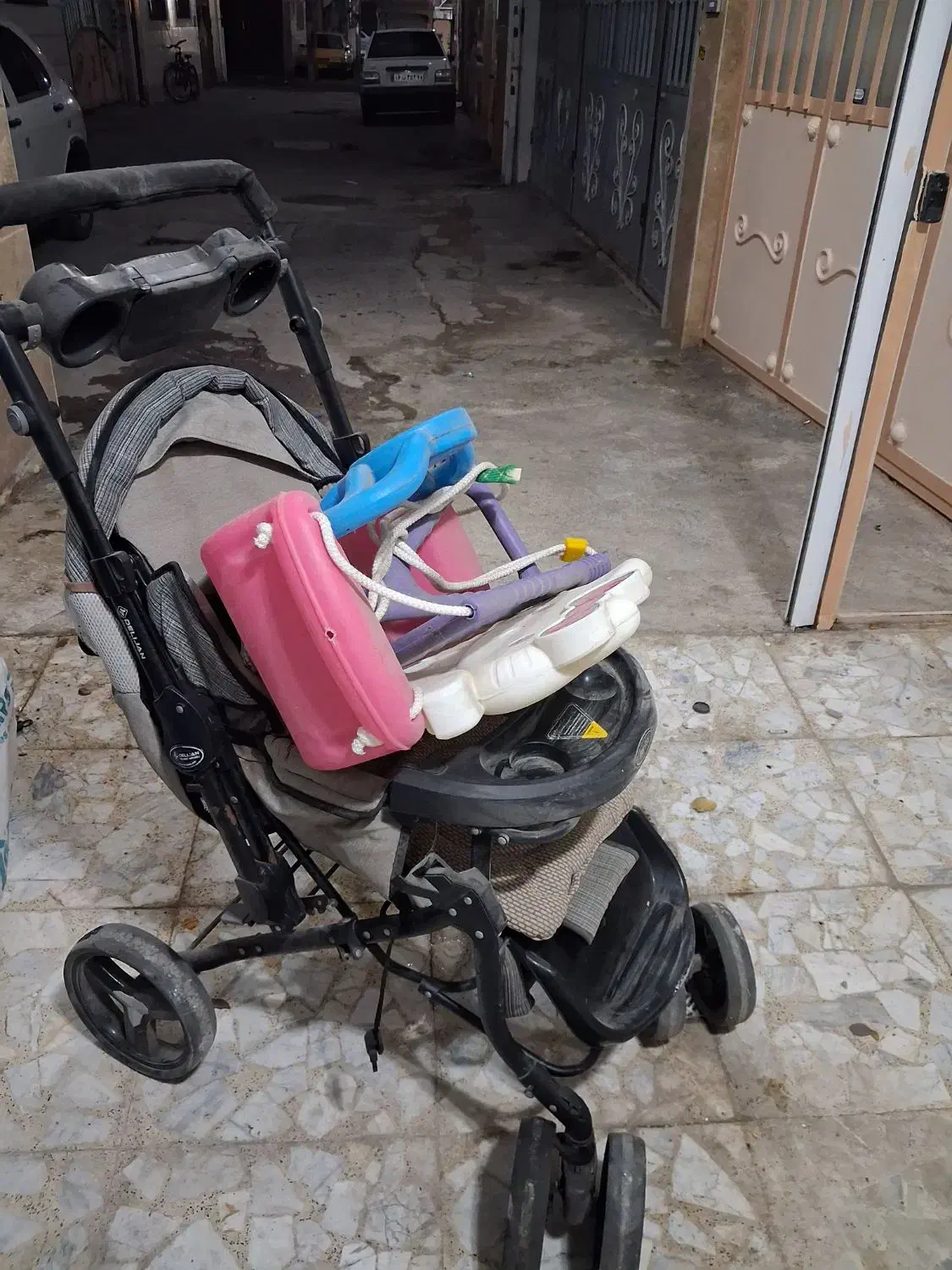 کالسکه و تاب بچه|کالسکه و لوازم جانبی|رشت, شهرک قدس|دیوار