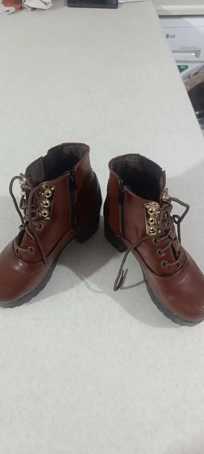 نیم پوتین چرم|کیف، کفش، کمربند|نوشین شهر, |دیوار