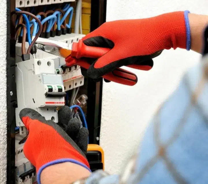 برقکاری عیب یابی رفع اتصالی|خدمات پیشه و مهارت|قم, بلوار امین و ساحلی|دیوار