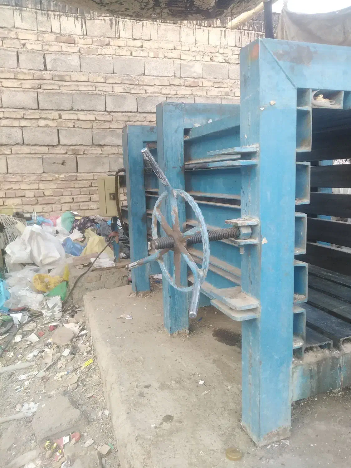 داستگاه پرس|ماشین‌آلات صنعتی|بمپور, |دیوار