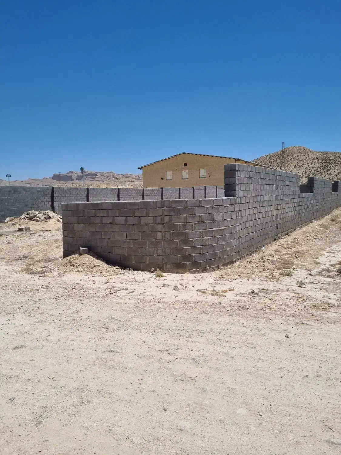 یک قطعه زمین مسکونی ۱۲۰۰ متری در بهارستان|فروش زمین و ملک کلنگی|جم, |دیوار