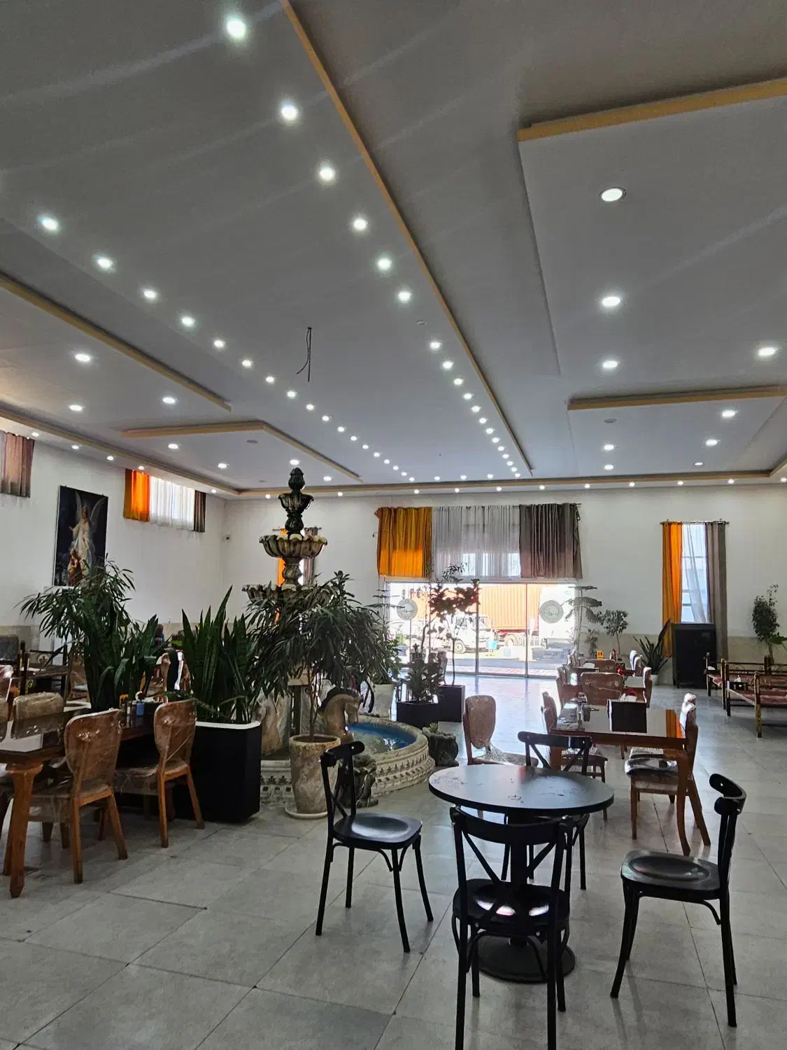 استخدام ،نیرو خدماتی،سالن دار  در رستوران|استخدام خدمات فروشگاه و رستوران|یزد, |دیوار