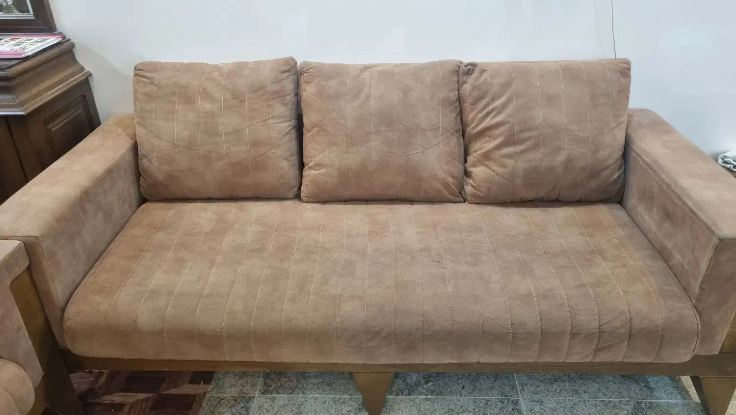 راحتی سالم و محکم|مبلمان خانگی و میز عسلی|اراک, |دیوار