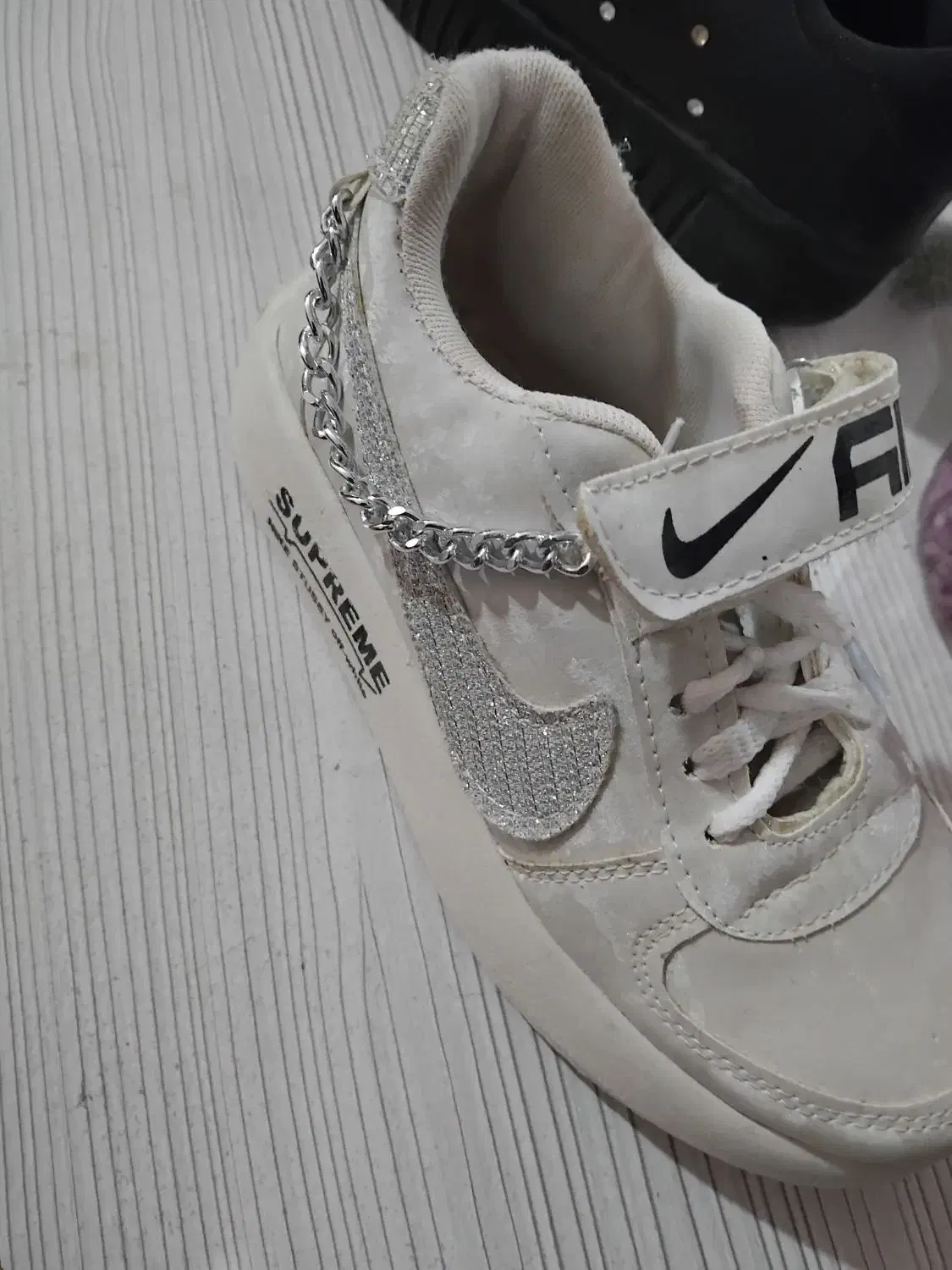 کفش بچگانه|کفش و لباس بچه|دوگنبدان, |دیوار