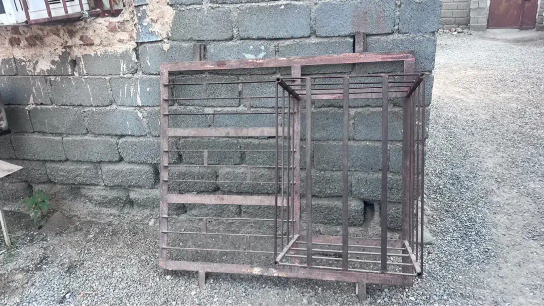 یک باب درب مغازه ویک پنجره خونه|مصالح و تجهیزات ساختمان|میناب, |دیوار