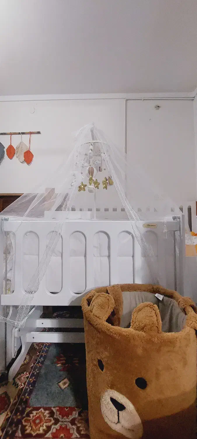 گهواره چوبی نوزاد|تخت و صندلی بچه|نیشابور, امین اسلامی|دیوار