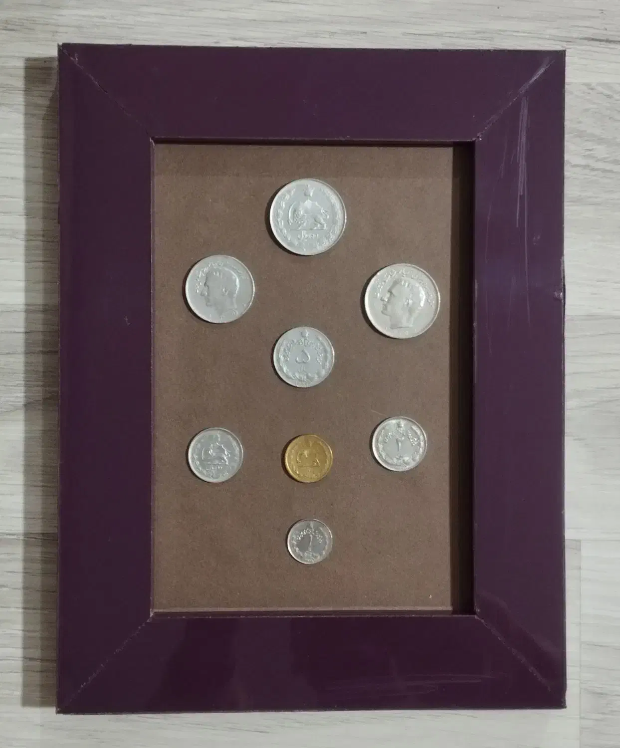 تعدادی قاب سکه شاهی|کلکسیون سکه، تمبر، اسکناس|مشهد, آزادشهر|دیوار