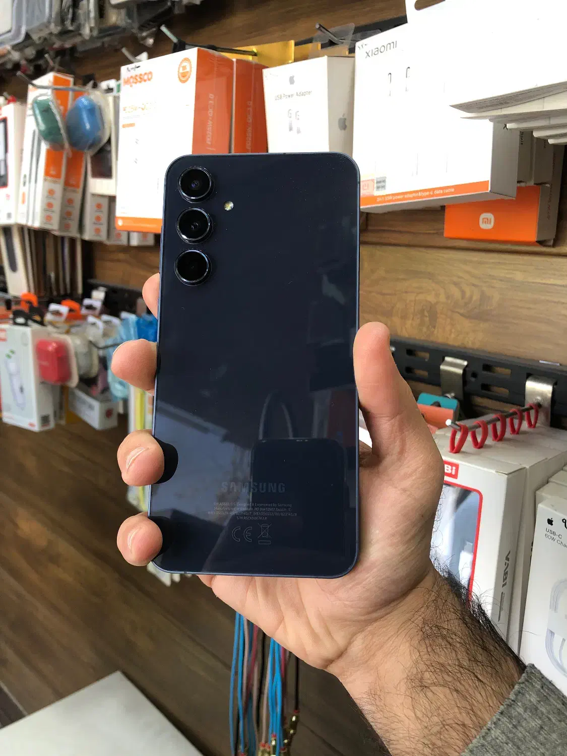 درحد نوA55 256G R8|موبایل|کاشان, درب زنجیر|دیوار