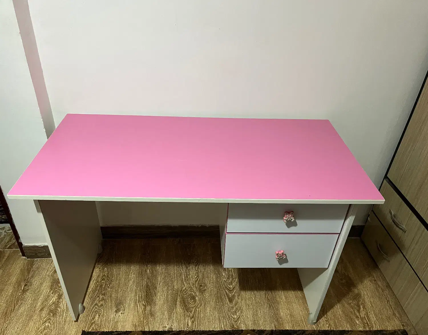 میزتحریر|میز تحریر و کامپیوتر|تالش, هشتپر|دیوار