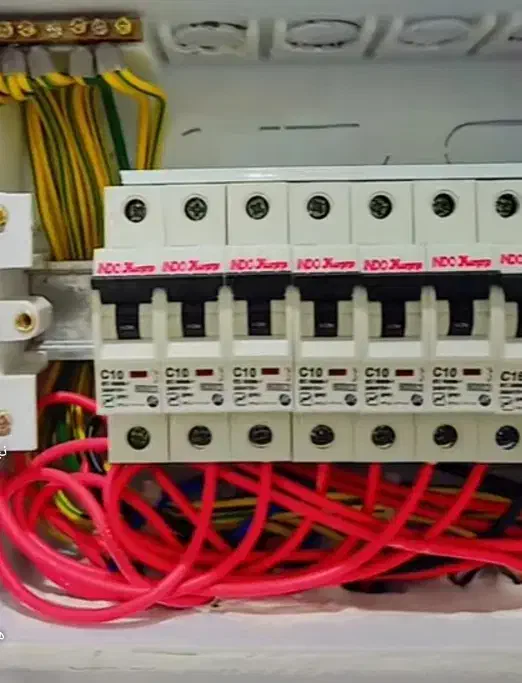 برقکار سیم کشی برق صنعتی و هوشمند اتصال  و سه فاز|خدمات پیشه و مهارت|زابل, |دیوار