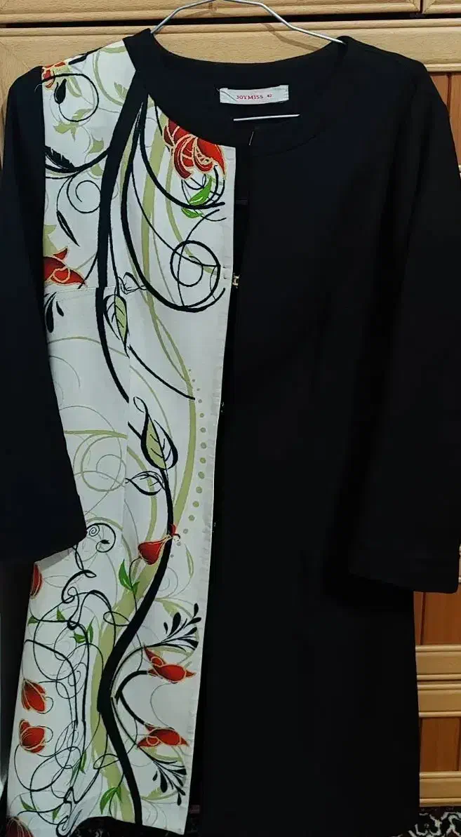 مانتو|لباس|دورود, |دیوار