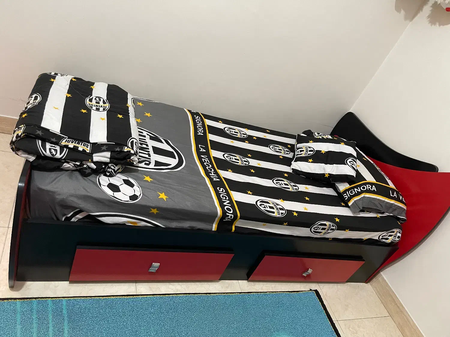 تخت خواب یک نفره و تشک و کمد|تخت و سرویس خواب|کرج, شهرک جهاننما|دیوار