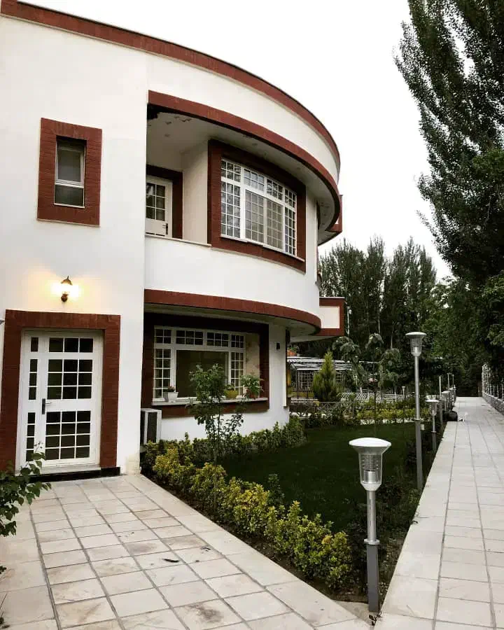 اجاره ویلا 2200 متری لب اب باغبهادران|اجارهٔ خانه و ویلا|باغ بهادران, |دیوار