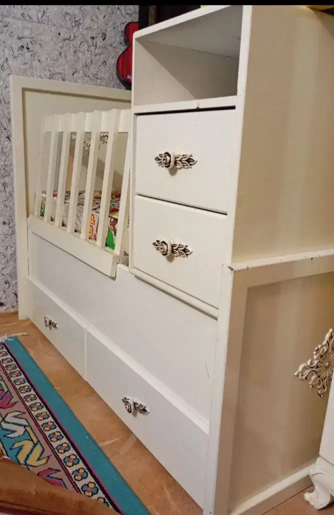 میز تلویزیون و تخت کودک و تشک|میز تلویزیون|آمل, |دیوار