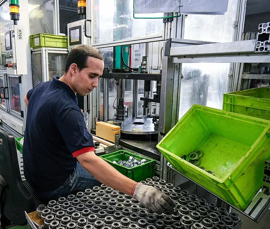 جذب نیروی جوان و باانگیزه برای تولید قطعات موتور|استخدام صنعتی، فنی، مهندسی|تهران, گمرک|دیوار