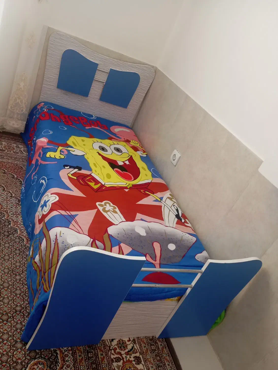 تخت کودک|تخت و صندلی بچه|قائن, |دیوار