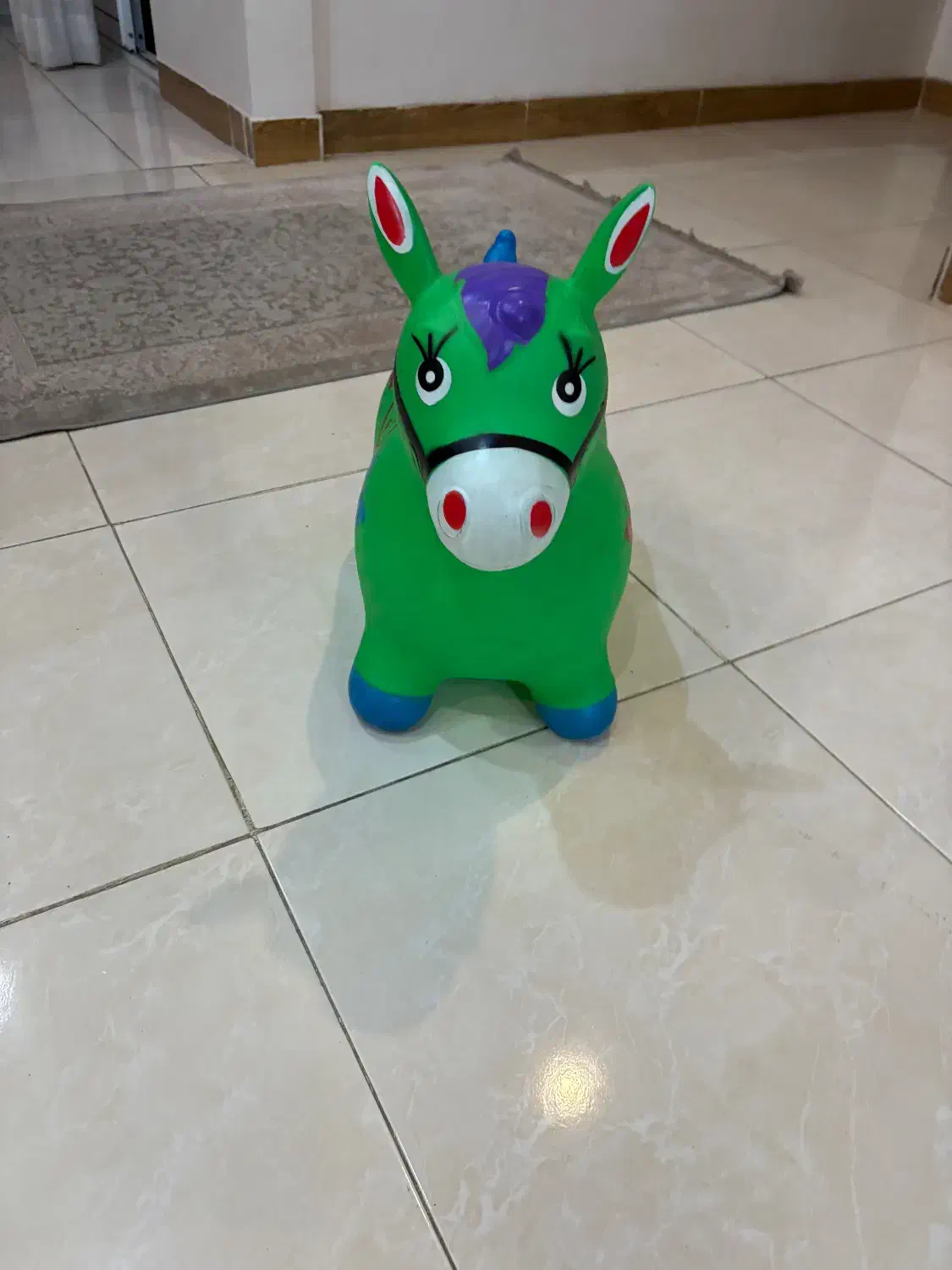 یک عدد اسب عروسکی و صندلی کودک|اسباب‌بازی بچه|رشت, حمیدیان|دیوار