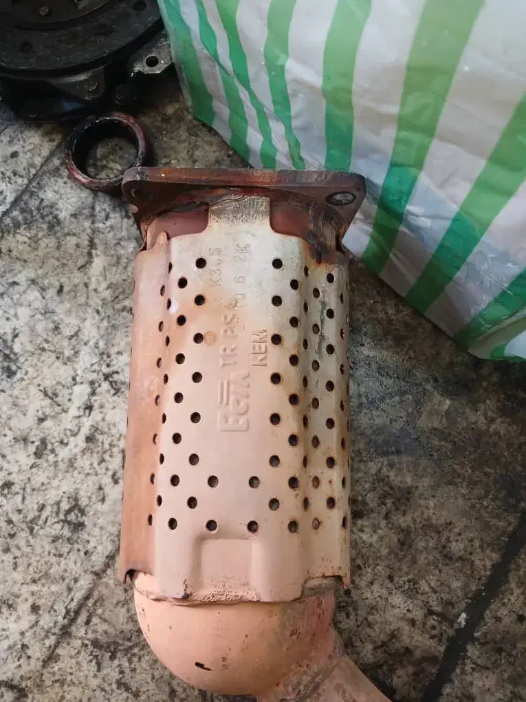 خریدار اگزوز کاتالیزور خاک کاتالیز دیزل درتمام نقا|قطعات یدکی و لوازم جانبی|تهران, یاخجی آباد|دیوار