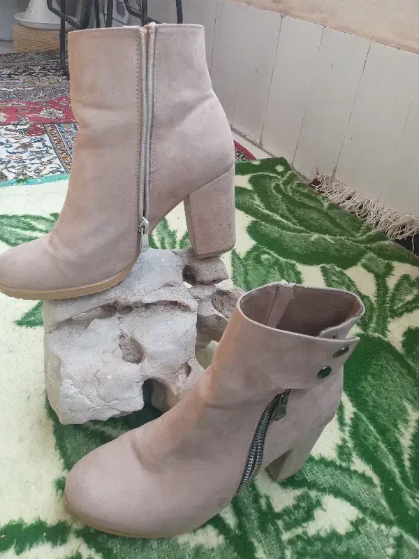 نیم بوت مخملی|کیف، کفش، کمربند|سهند, |دیوار