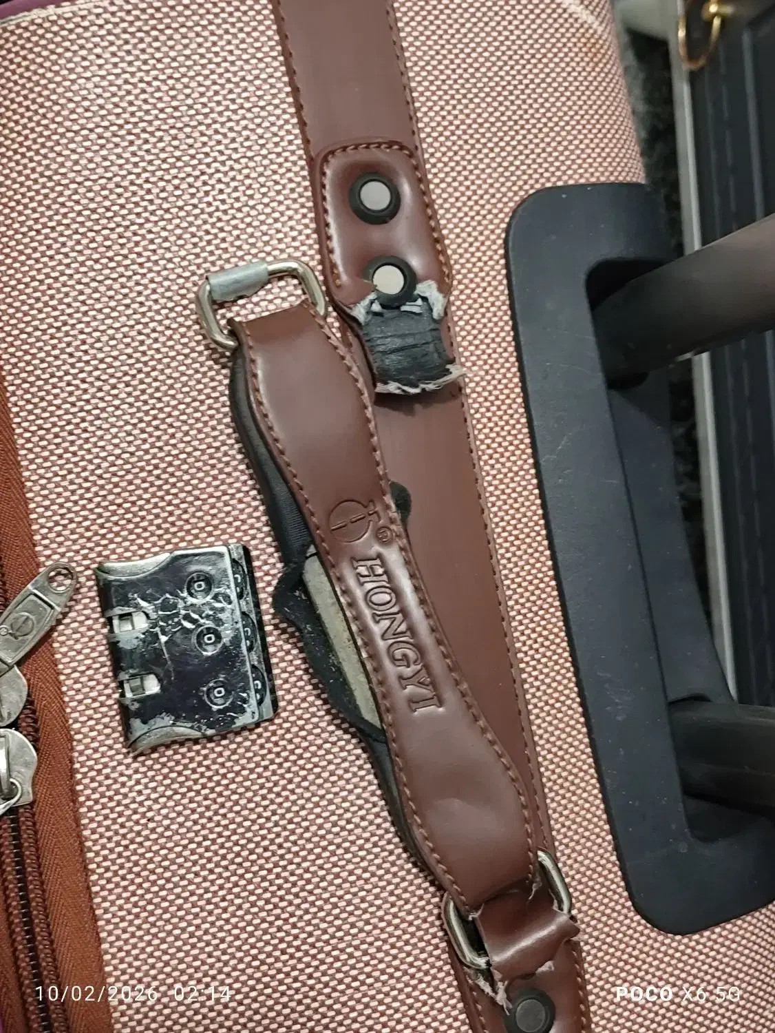 چمدون|کیف، کفش، کمربند|رباط‌کریم, مسکن مهر آبشناسان|دیوار