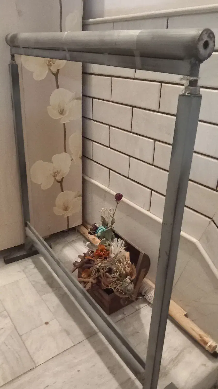 دار قالی. فرش. دستبافت|ابزارآلات|قم, قلعه عموحسین|دیوار