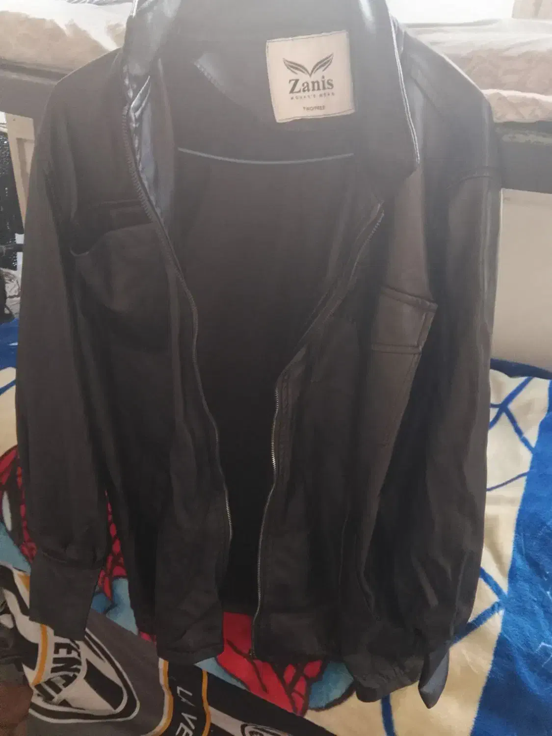 کت چرم|لباس|تهران, هلال احمر|دیوار