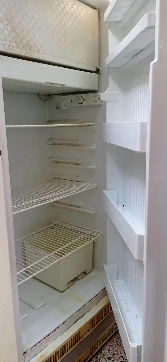 یخچال فروشی قیمت 8میلیون مقطوع|یخچال و فریزر|بندر گناوه, |دیوار