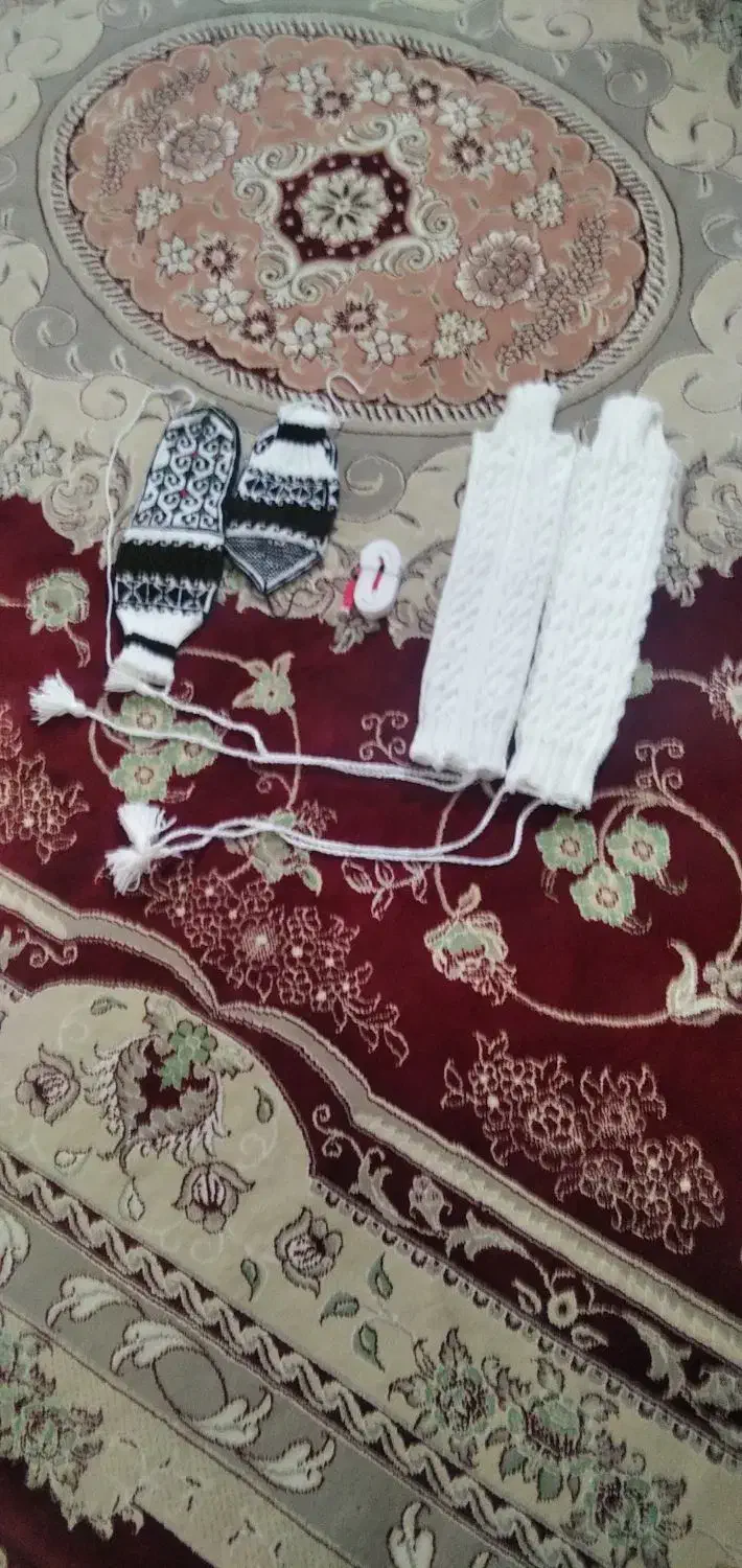 دولاخ جوراب|لباس|تکاب, |دیوار