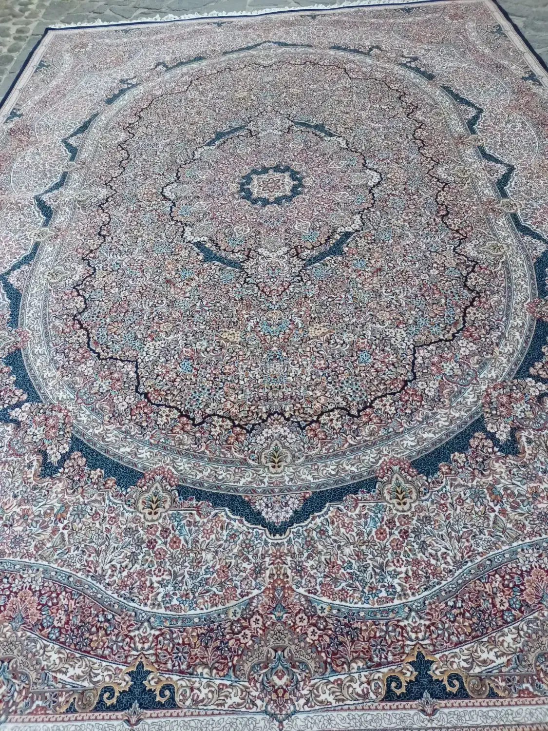 فرش ماشینی ۴تخته ۷۰۰ شانه|فرش|همدان, |دیوار