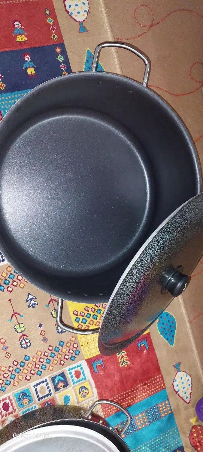 قابلمه و تابه کاملا نو تابان|ظروف پختوپز|مشهد, الهیه|دیوار