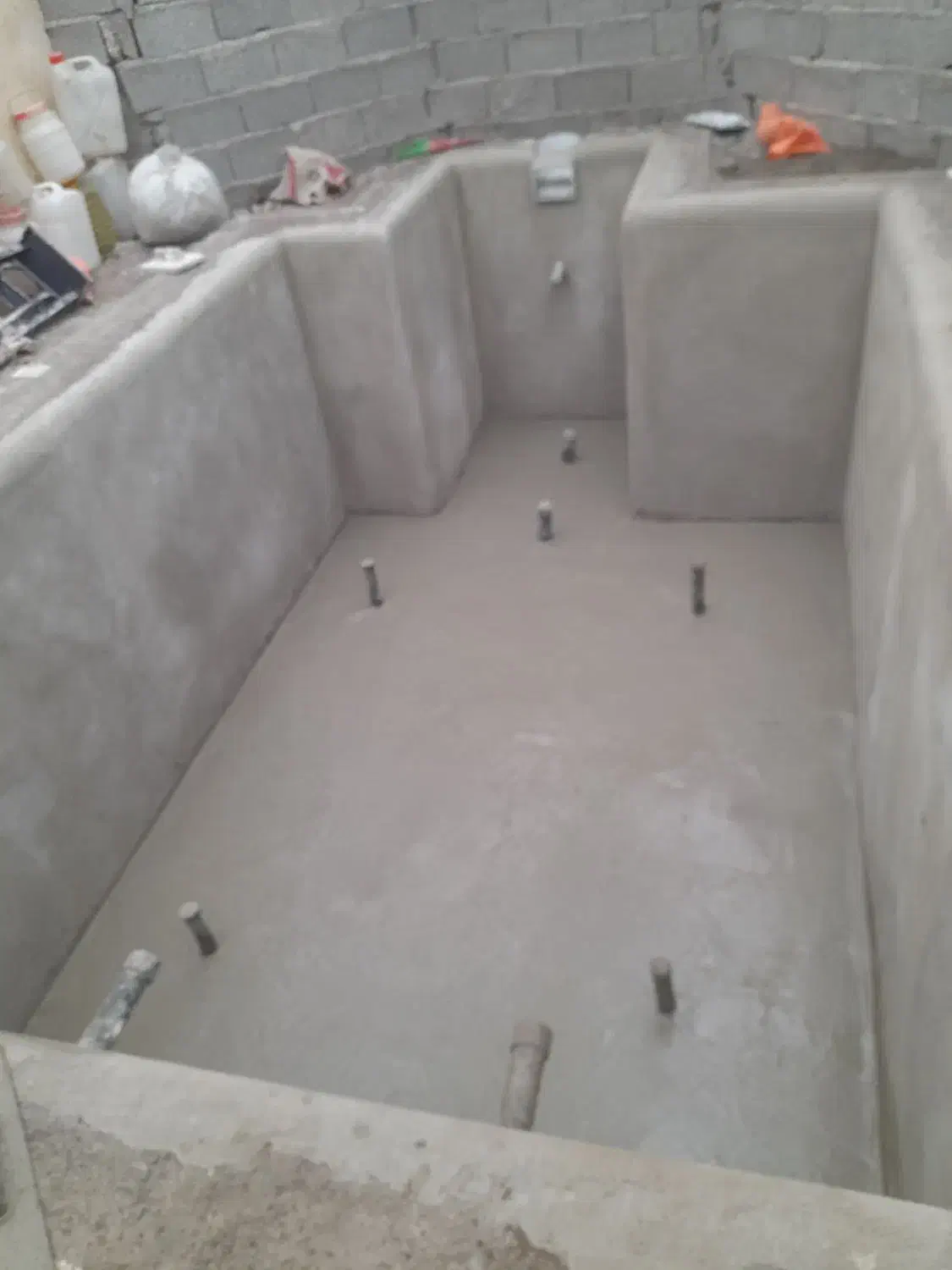 اجرای استخر باسی سال تجربه|خدمات پیشه و مهارت|رشت, جماران|دیوار