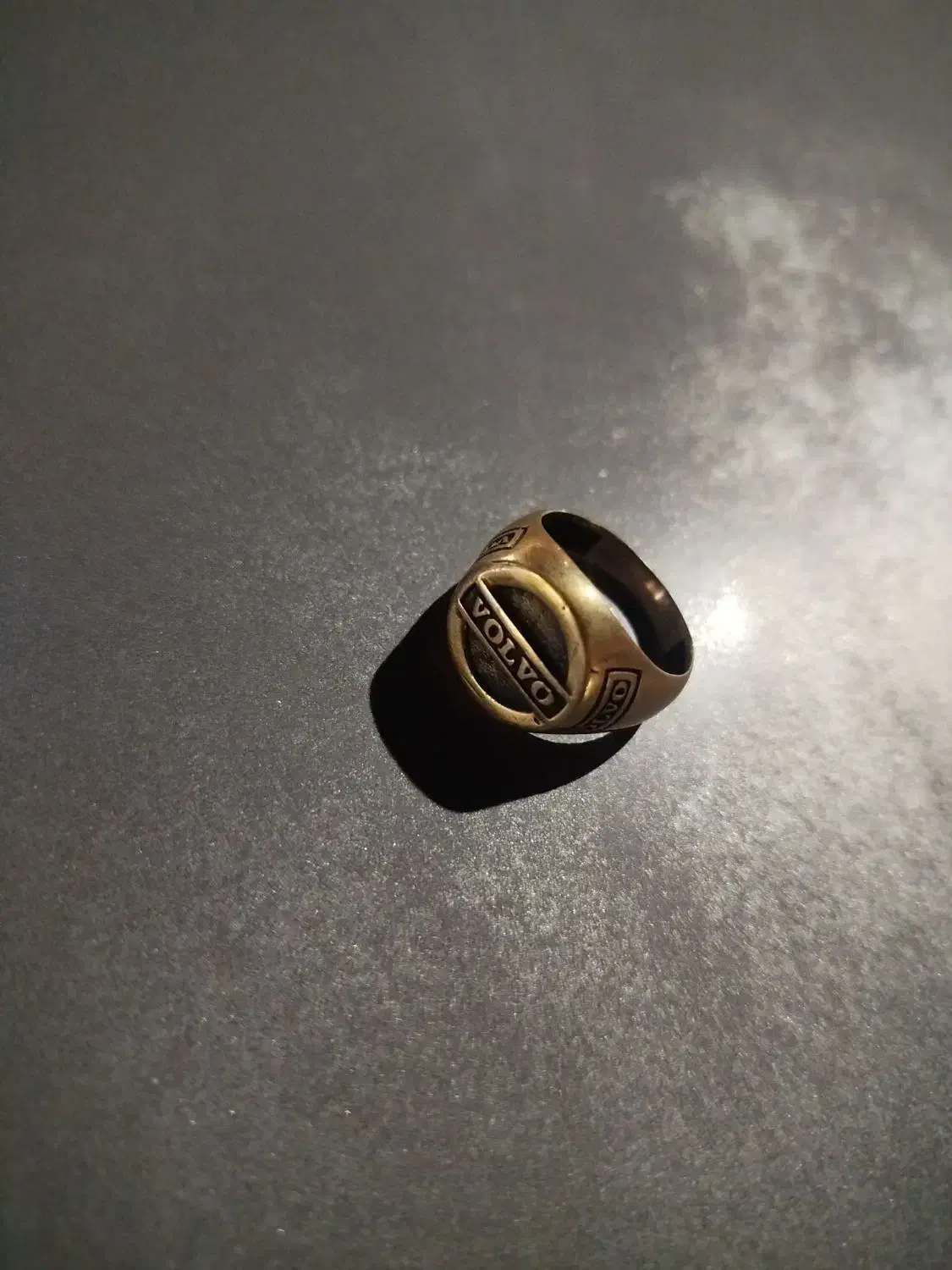 دو عدد انگشتر بنز و ولوو|بدلیجات|گلستان (تهران), |دیوار