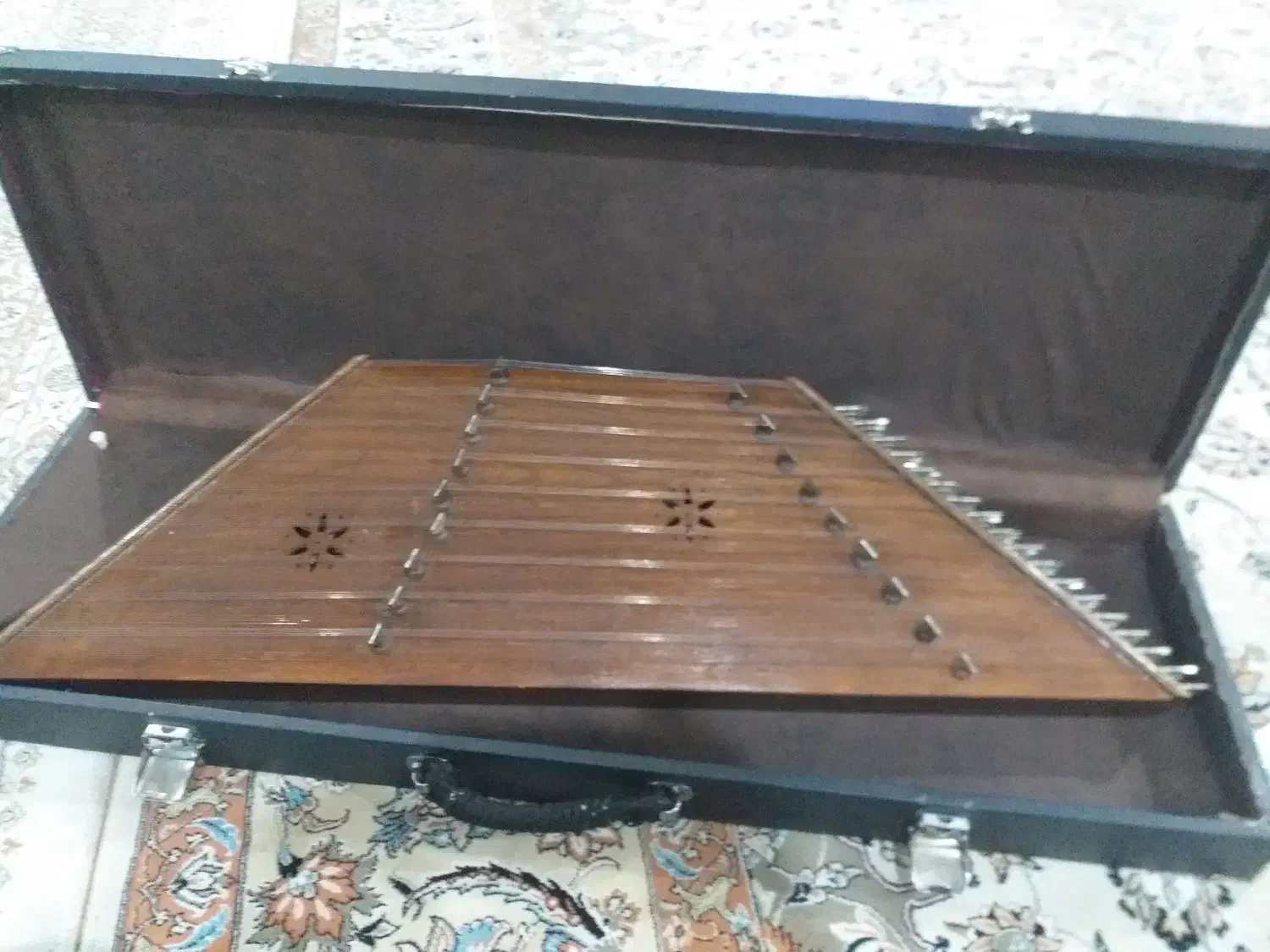 سنتور آموزشی گردو .قدیمی|سازهای سنتی|فارسان, |دیوار