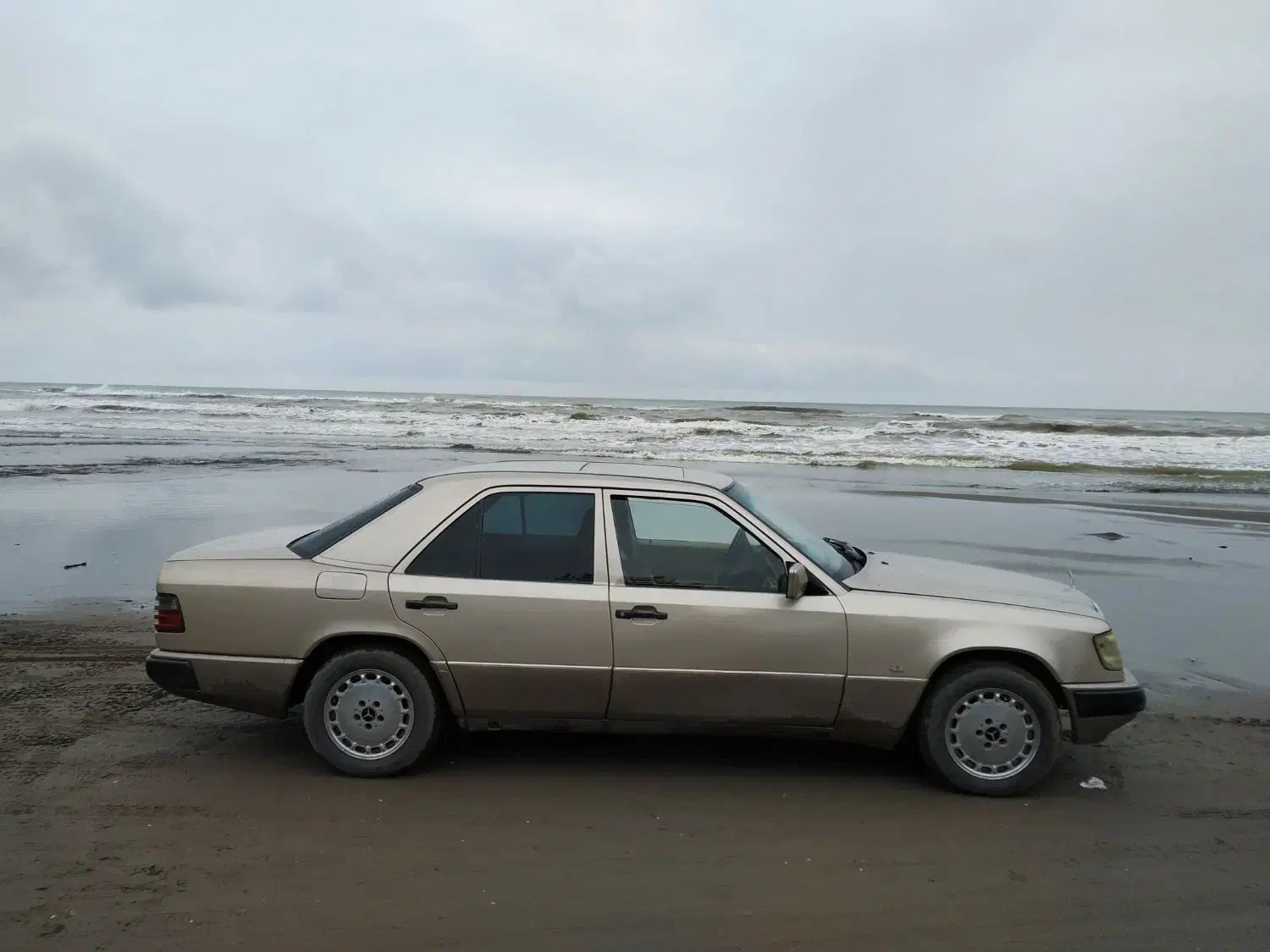 w124 کپل ۲۳۰ ۱۹۹۲|خودرو سواری و وانت|مشهد, گوهرشاد|دیوار