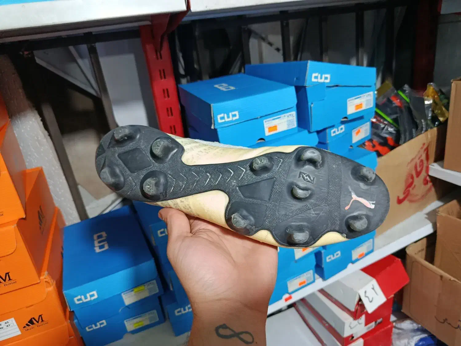 کفش استوک چمنی|ورزش‌های توپی|گرگان, |دیوار