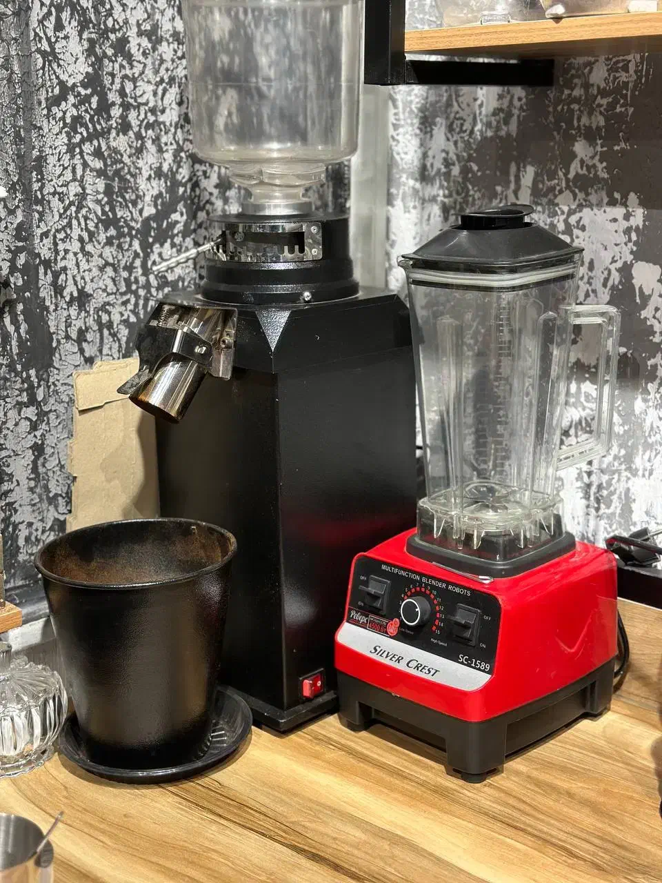 فروش تجهیزات کافی شاپ اسپرسوساز صنعتی و آسیاب|فروشگاه و مغازه|مشهد, چهارچشمه|دیوار