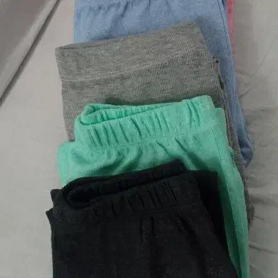 لباس زنانه|لباس|قم, باغ شازده|دیوار