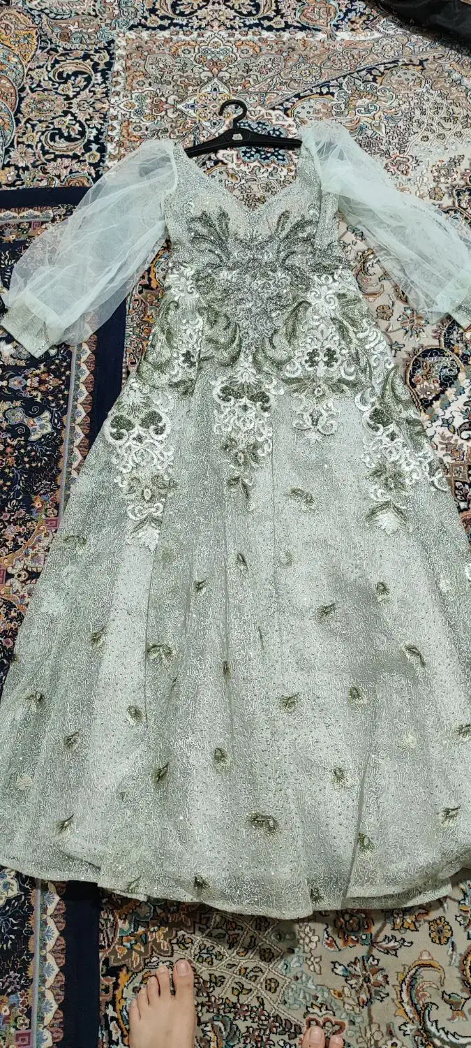 لباس مجلسی|لباس|بهمن صغاد, |دیوار